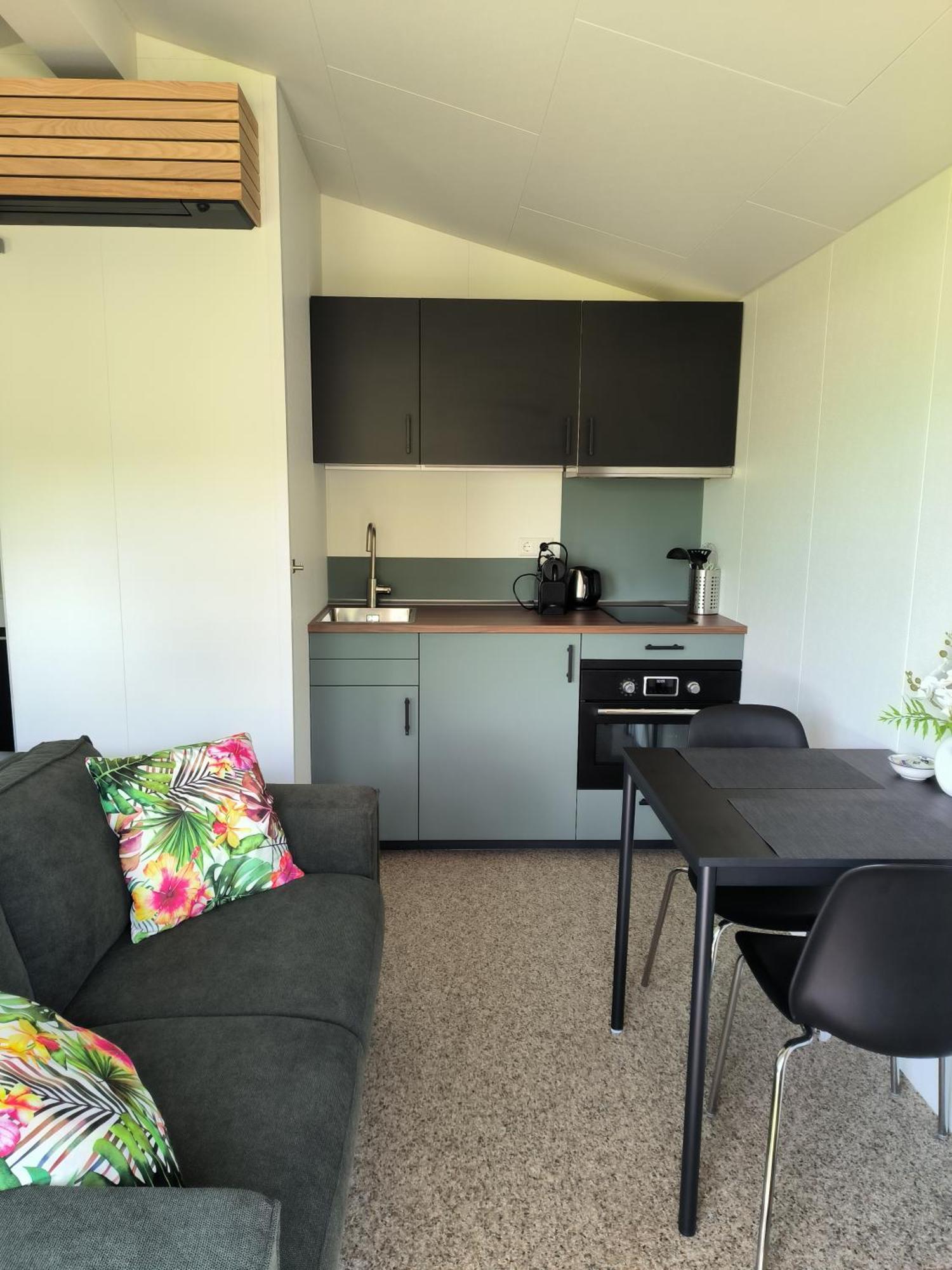Mariafarm Chalets Zevenbergen Exteriör bild