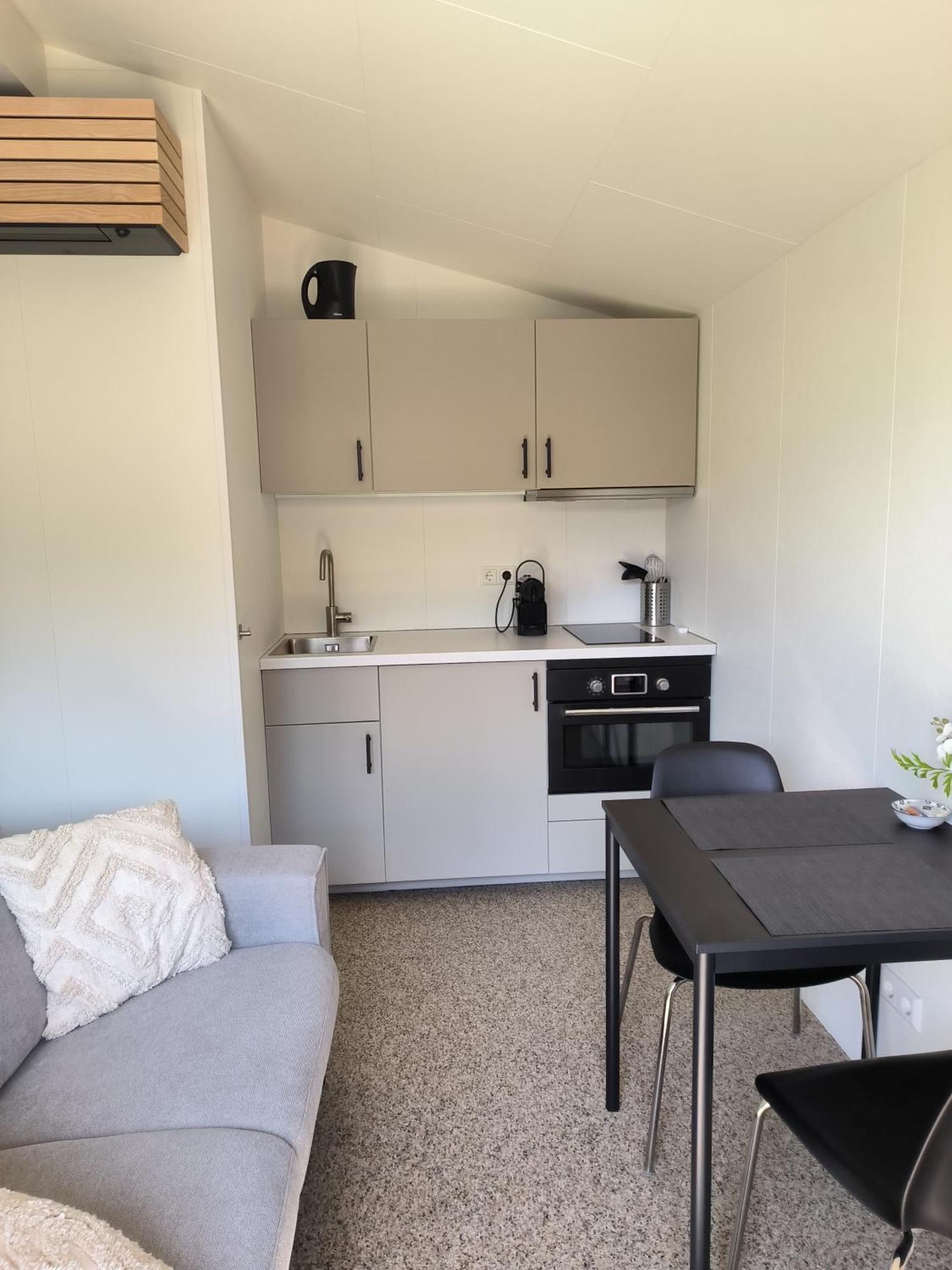 Mariafarm Chalets Zevenbergen Exteriör bild