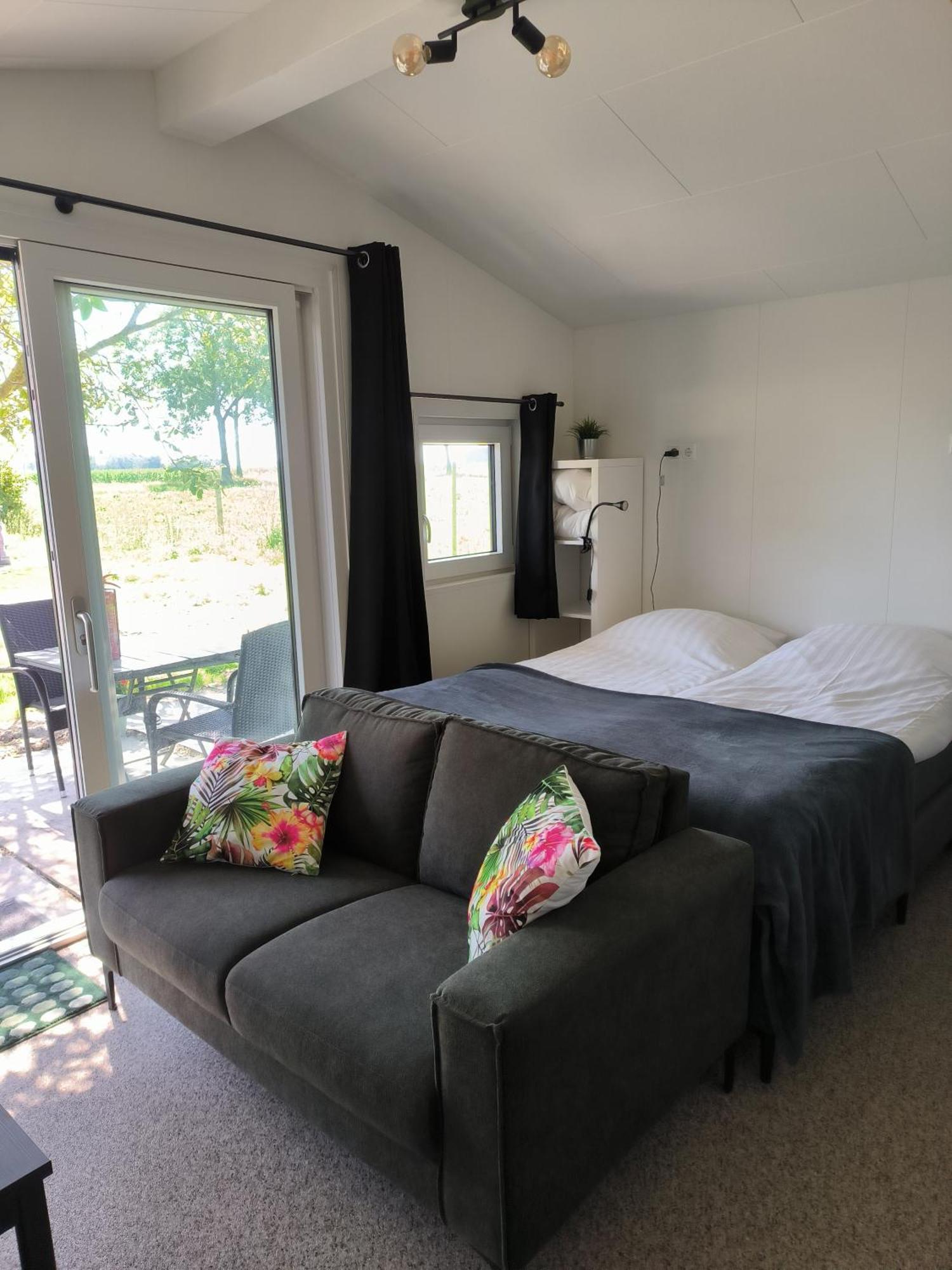 Mariafarm Chalets Zevenbergen Exteriör bild
